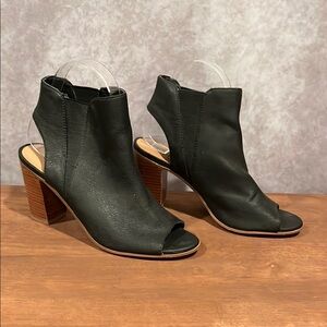 Crown Vintage open toe bootie black leather sandals size 6.5